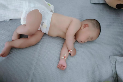 南城宝宝总是摇头怎么回事